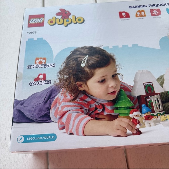 Can ship Dec 4 LEGO DUPLO Santa’s Gingerbread House 10976 – 50 pcs, Ages 2+ - Picture 8 of 10
